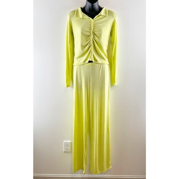 Boohoo Long Sleeve Button Up Shirt and Matching Wide Leg Pants Butter Yellow 8 - Picture 1 of 10